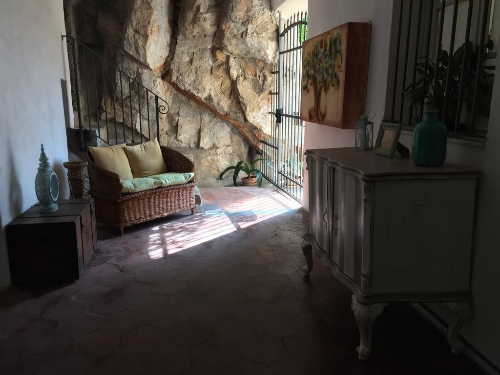 Al Castello Affittacamere Pietra Ligure Exterior foto
