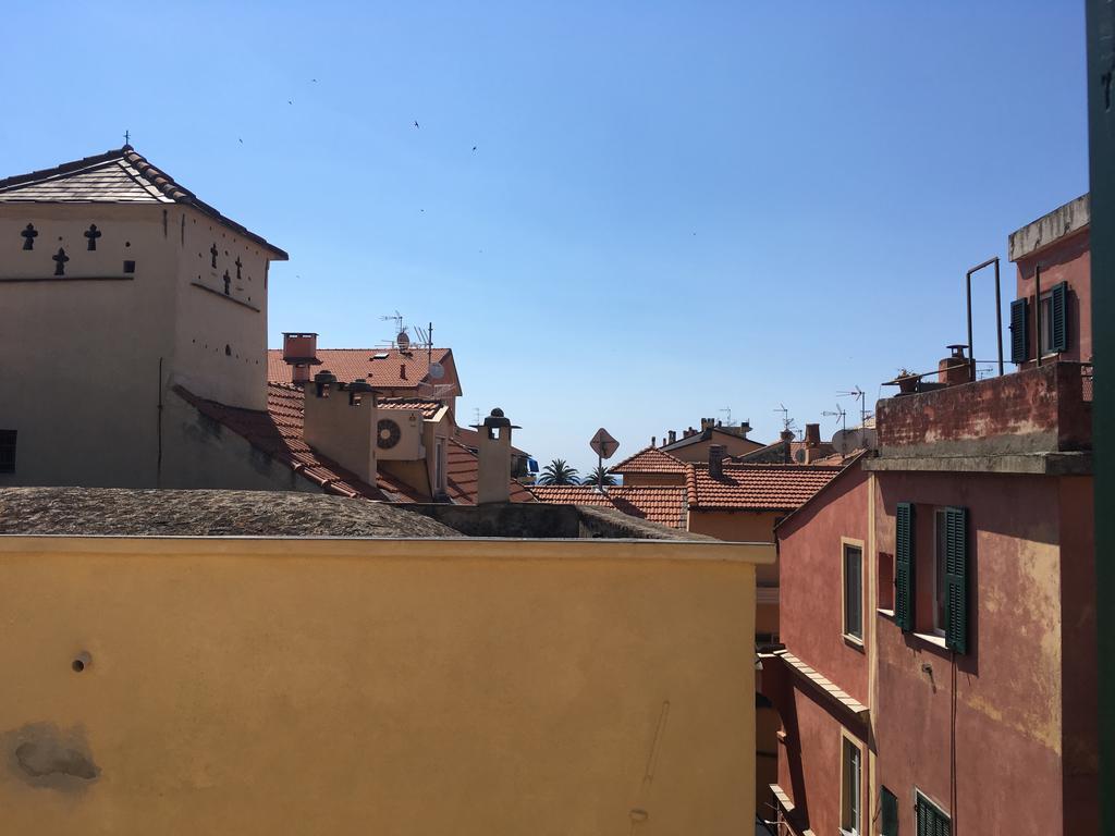 Al Castello Affittacamere Pietra Ligure Exterior foto